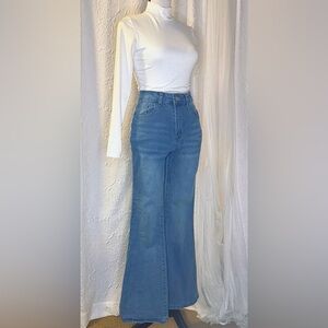 Women’s Classic Blue high-rise bootcut flare Jeans size 2
